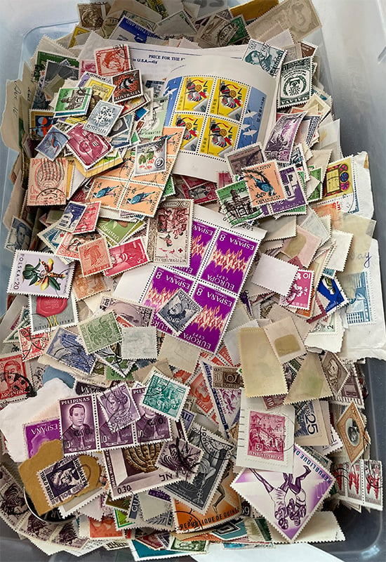 3 Pounts of Stamps - Worldwide